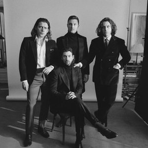 Trendy Artists of the Week: Arctic Monkeys, Simply Red, Ghost, Hakan Altun, Ernia,  Bresh, Fabri Fibra